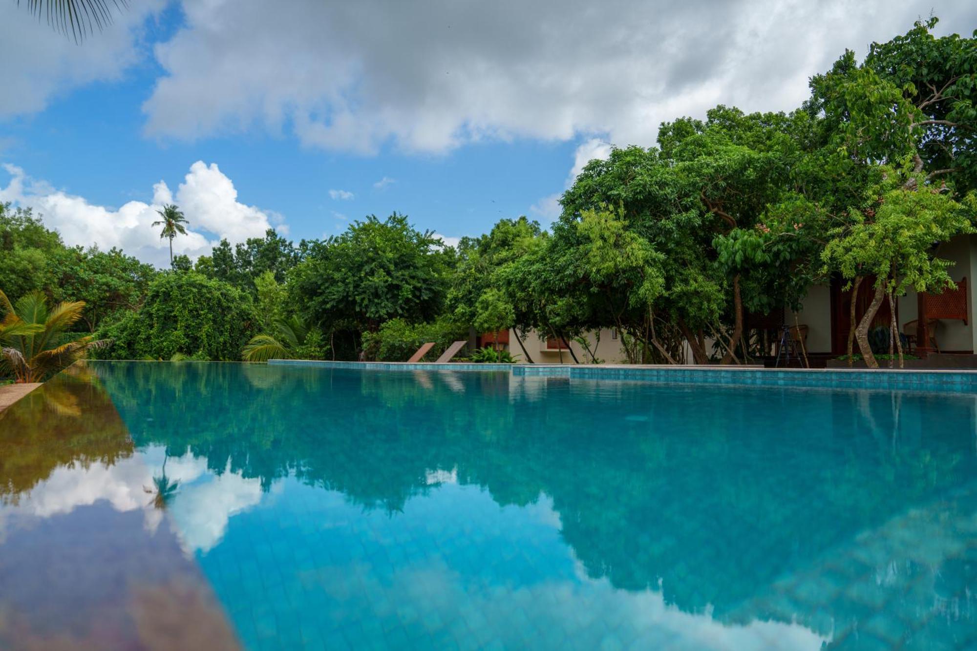 Hotel Omkara Rekawa Tangalle Exterior foto